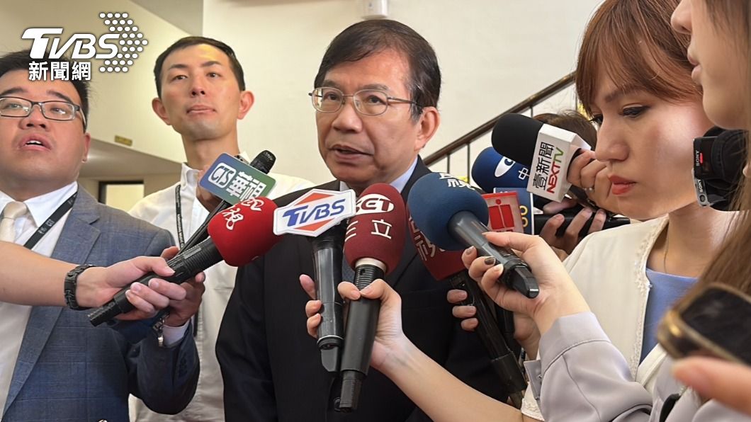 MOTC head comments on priority seats policy’s controversy (Lin Chih-jou) Transport minister mulls priority seat changes