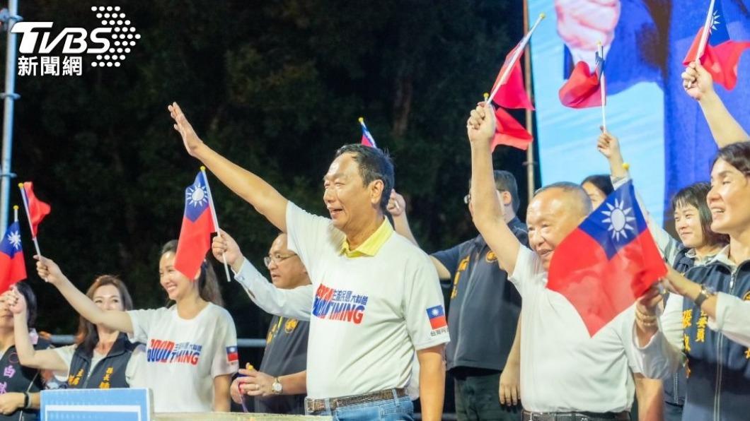 徐耀昌在郭台銘造勢活動上喊「下架國民黨」。（圖／TVBS資料畫面）