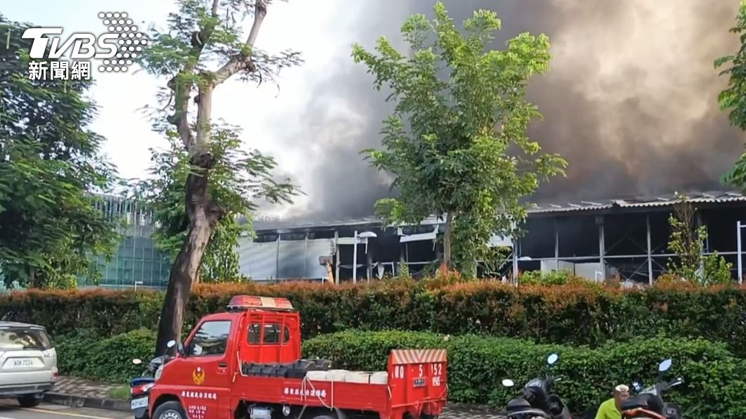 明揚廠房爆炸案釀4為消防勇士殉職，引發國人對消防權益重視。（圖／TVBS）