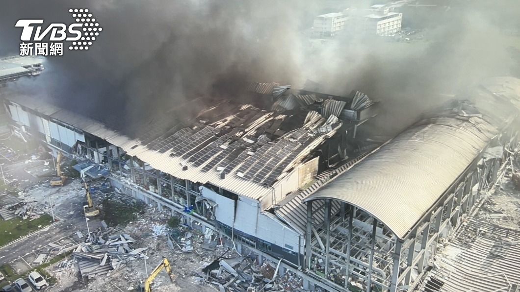 明揚工廠大火，造成員工、附近鄰居及消防等逾百人傷亡。（圖／TVBS）
