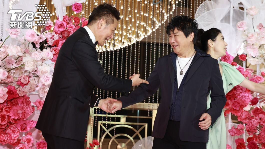 徐乃麟指著變瘦的胡瓜說:「好像韓星喔!」(圖/黃城碩攝)