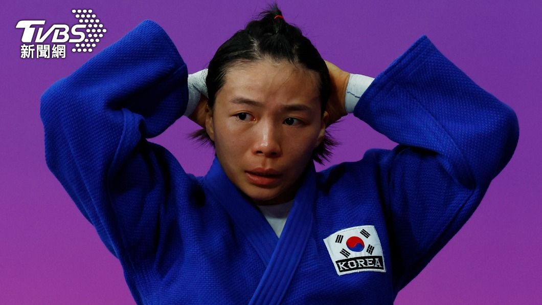南韓女子柔道選手李慧卿在昨（24）日準決賽誤賞對手一巴掌，苦吞3次指導落敗。（圖／達志影像路透社）