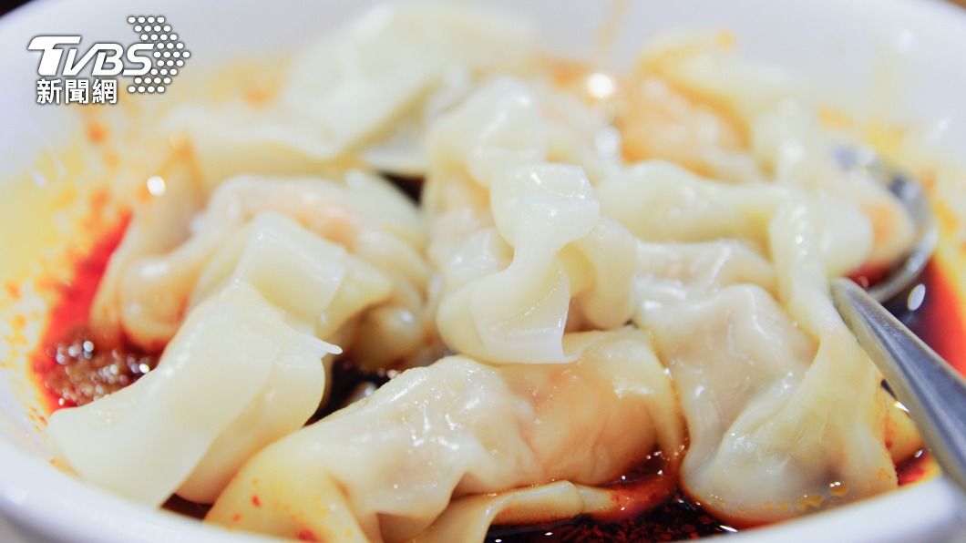 原PO透露，紅油炒手的醬料其實可以單點，但一小碗的價格就要70元。（示意圖／Shutterstock達志影像）