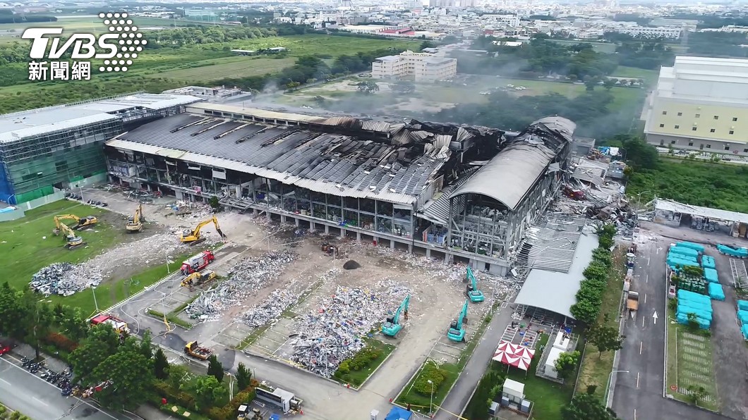 明揚國際屏東工廠（22）日發生大火，造成9死、112人傷、1失聯悲劇（圖／TVBS）
