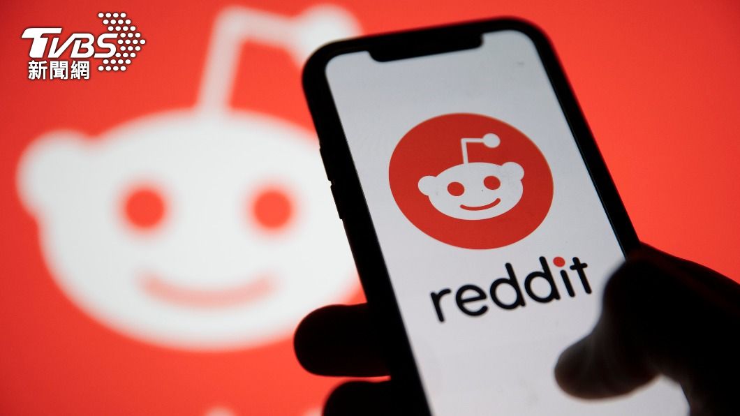 Reddit宣布推出新政策，將向熱門貼文作者支付現金獎勵，只要在Reddit上的貼文獲得網友付費抖內金幣，作者最多可以獲得一半的分潤獎勵。（圖／達志影像Shutterstock）