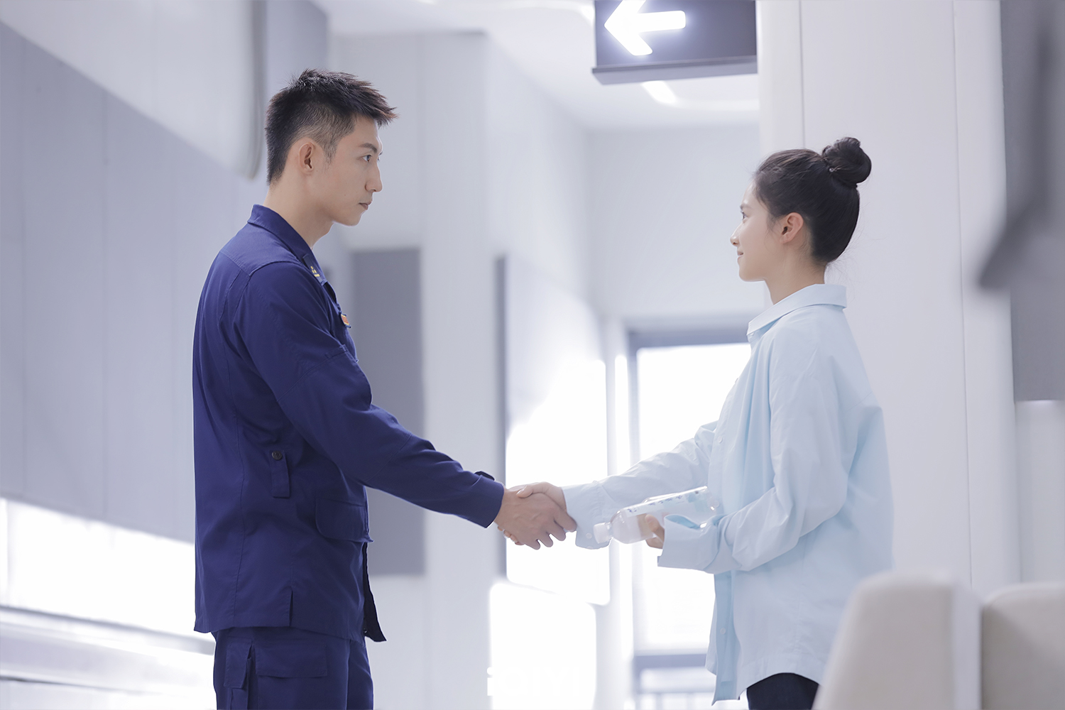 黃景瑜自曝為了跟小6歲的張婧儀搭戲，每天都上健身房運動。（圖／iQIYI愛奇藝國際站提供）