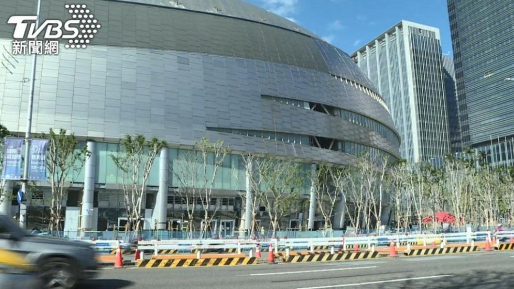Mixed reactions for the opening of Taipei Dome (TVBS News) Mixed reactions for opening of Taipei Dome