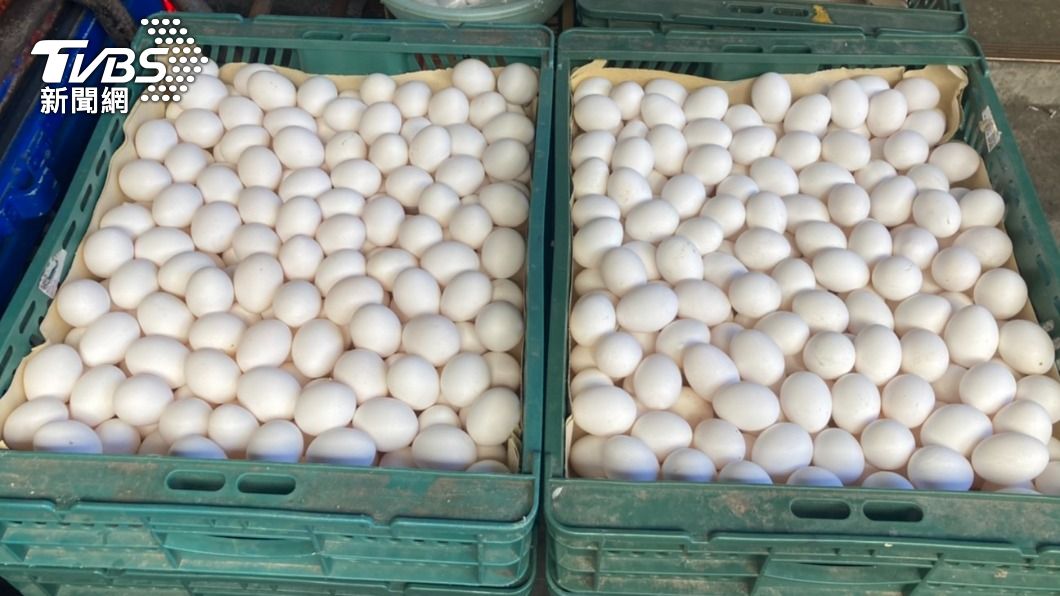 該處雜糧行雞蛋為散裝擺放在外。（圖／TVBS）