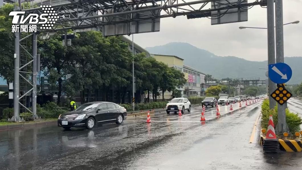 蘇澳分局預估中午過後車流才會紓緩。(圖/TVBS)