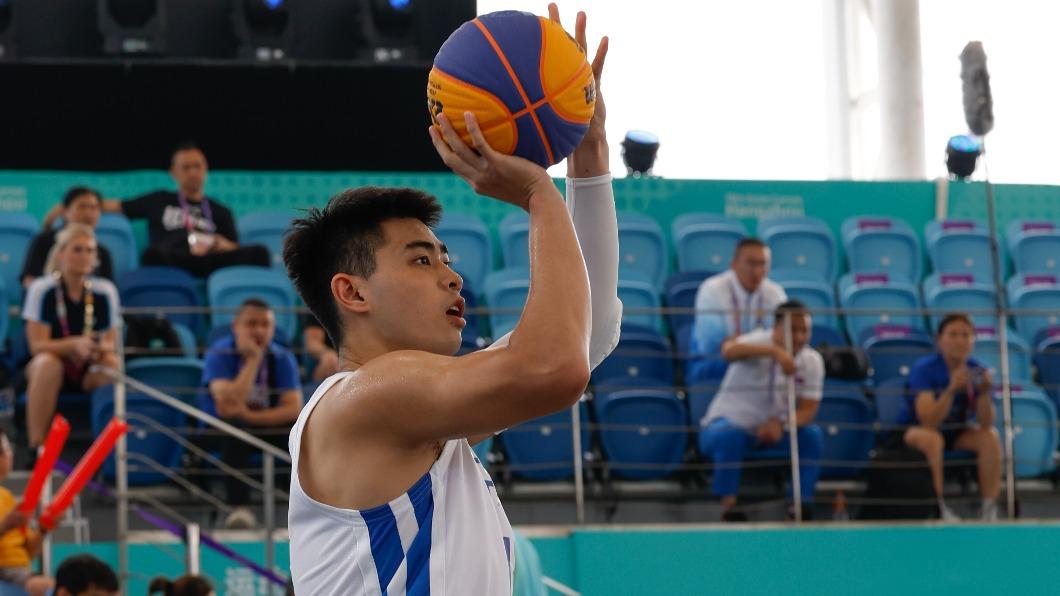 林信寬在延長賽絕殺韓國隊，幫助中華3x3男籃挺進金牌戰。（圖／中華奧委會提供）