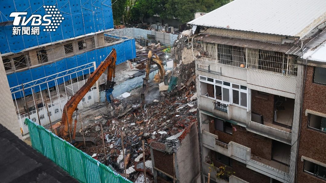 北市大直街房屋拆除作業。（圖／中央社）