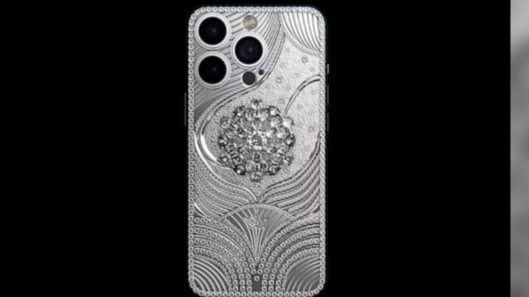 Caviar日前推出「鑽石雪花」（Diamond Snowflake）豪華iPhone。（圖／翻攝自《每日郵報》）