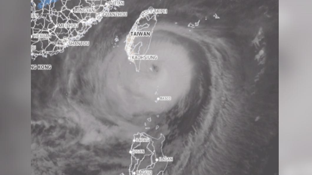 《華郵》稱小犬颱風（Koinu）颳起的時速342.72公里（約每秒95.2公尺）超強陣風是地球最強陣風之一。（圖／翻攝自《AccuWeather》）