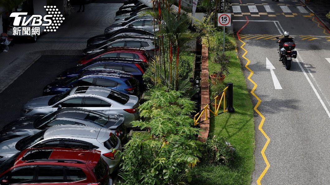 地狹人稠的新加坡，不只買車限制繁多，相關費用也遠遠高於其他國家一大截。（圖／達志影像路透社）