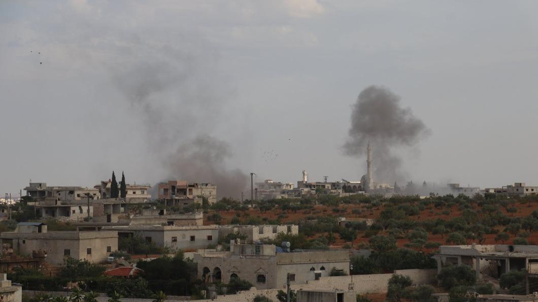 敘利亞中部一所軍校昨天遭到無人機攻擊。（圖／翻攝自FB@The White Helmets）