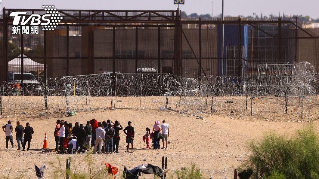 移民聚集在美墨邊境。（圖／達志影像路透社）