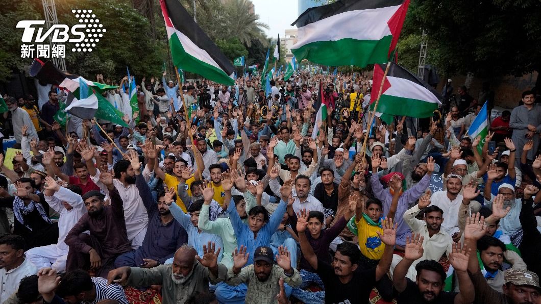 伊斯蘭大會黨的支持者反對以色列空襲加薩，舉行示威遊行。 (圖／達志影像美聯社)