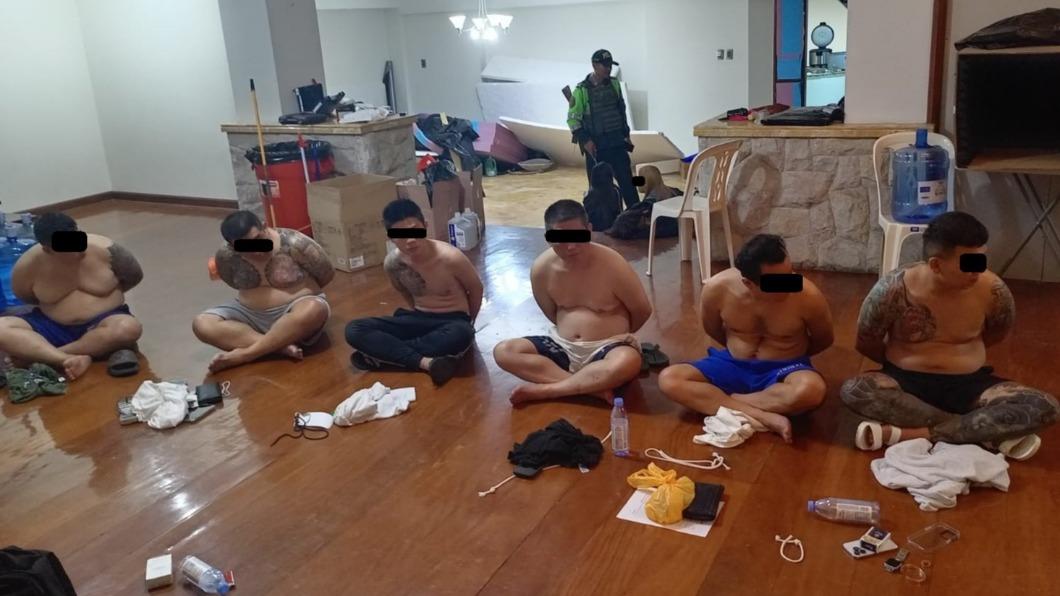 祕魯警方日前破獲詐騙機房，逮捕6名台籍犯嫌。（圖取自X平台@PoliciaPeru）