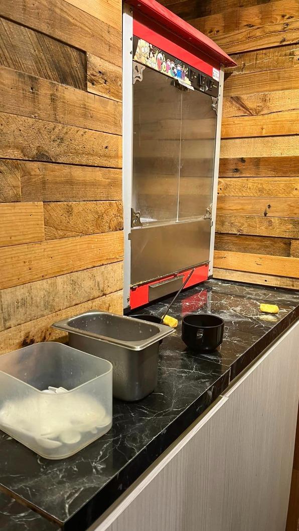 原PO分享火鍋店自助吧。（圖／翻攝自爆怨公社）