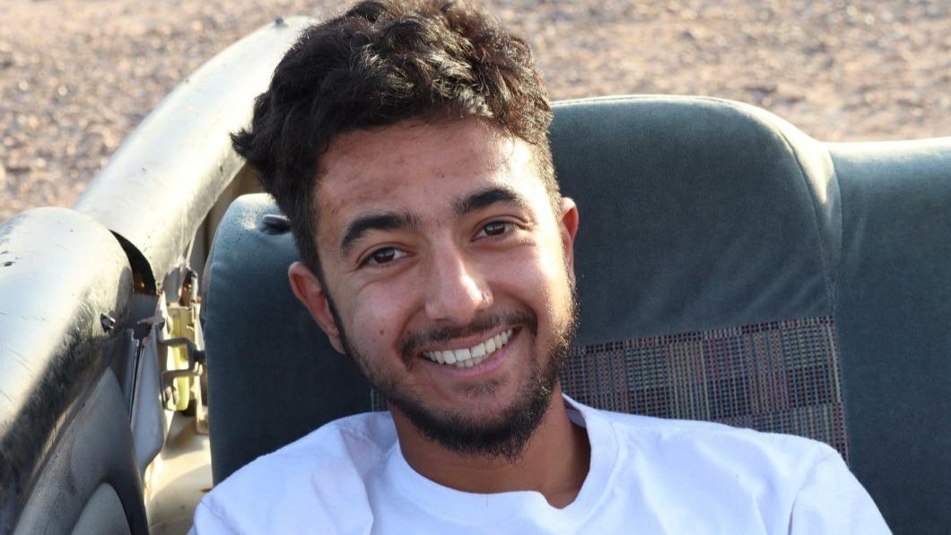 23歲青年赫許在音樂節活動中被武裝分子綁架。（圖／翻攝自@MikhaelManekin推特）