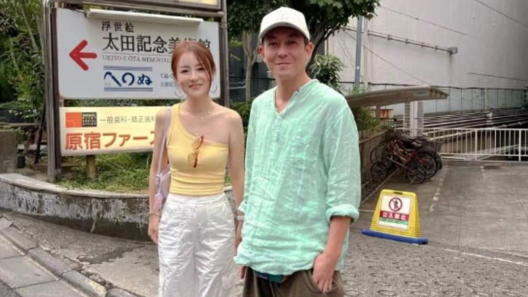 美女在日本巧遇明星陳冠希並與對方合影。（圖／翻攝自爆紅公社臉書粉專）