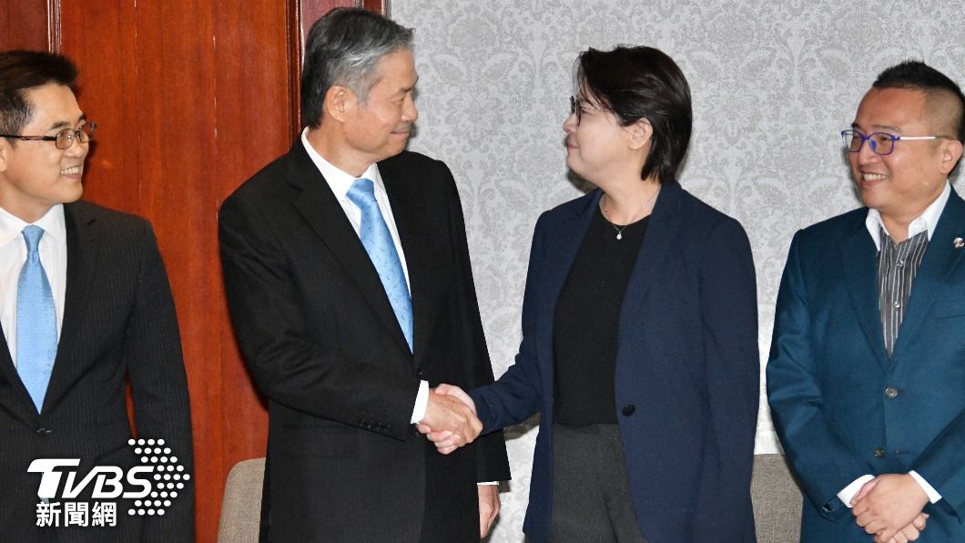 TPP, KMT seek acceptable outcome in election alliance talks (TVBS News) TPP emphasizes role of data science before alliance talks