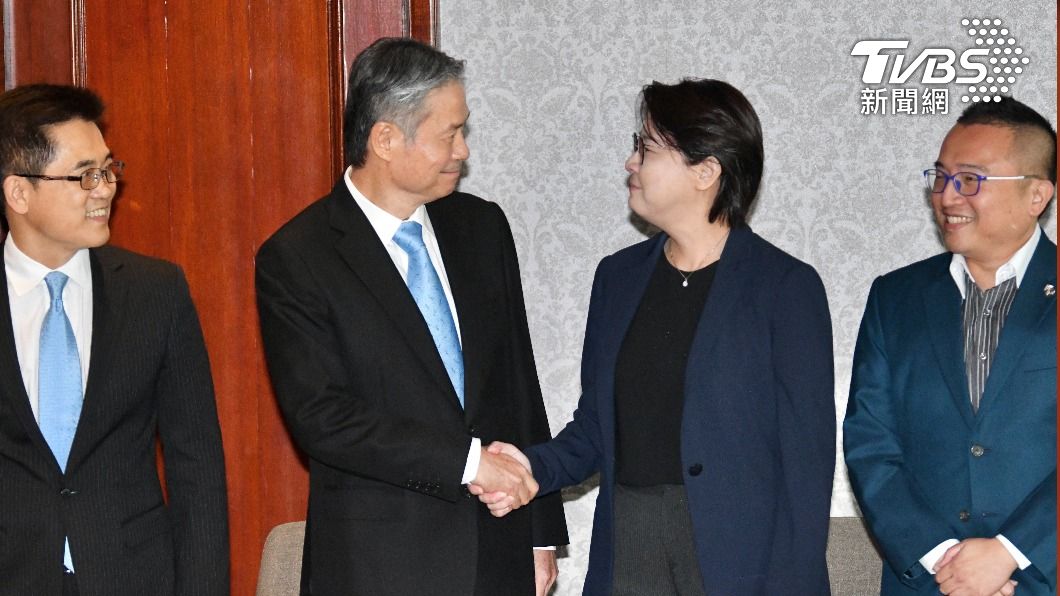 King Pu-tsung optimistic about smooth talks between KMT, TPP (TVBS News) King Pu-tsung optimistic about smooth talks between KMT, TPP