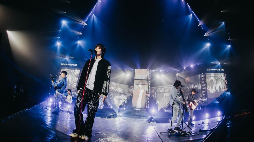 八三夭唱一半尷尬了 金曲歌后驚爆「台下人走一半」內幕│TVBS新聞網