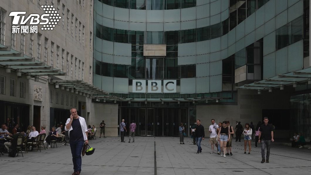 一個親巴勒斯坦的抗議組織宣稱，英國廣播公司（BBC）總部遭潑紅漆是他們所為。（圖／達志影像美聯社）
