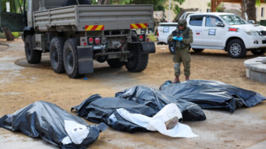 以色列官員稱許多遺體有遭虐待痕跡。（圖／翻攝自《以色列時報》）