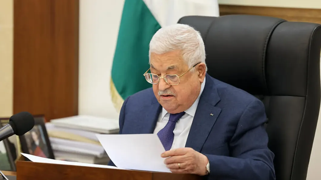 巴勒斯坦總統阿巴斯透過官媒表示，哈瑪斯的行動不代表巴國人民，但隨後又悄悄修改這段話。（圖／翻攝自臉書President Mahmoud Abbas）