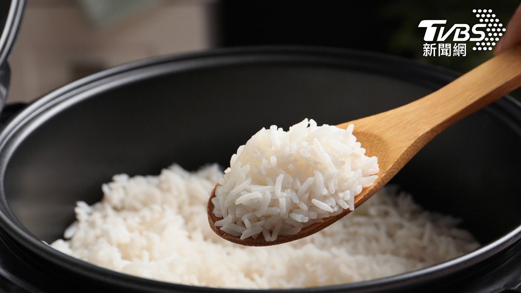 錯誤的米飯烹飪方式可能導致食物中毒的風險。（示意圖／shutterstock達志影像）