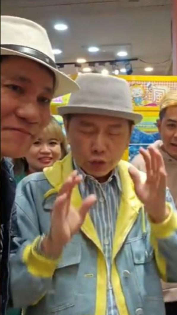 黃西田笑說錢多少無所謂,最重要的是興趣。(圖/翻攝自王雷臉書)