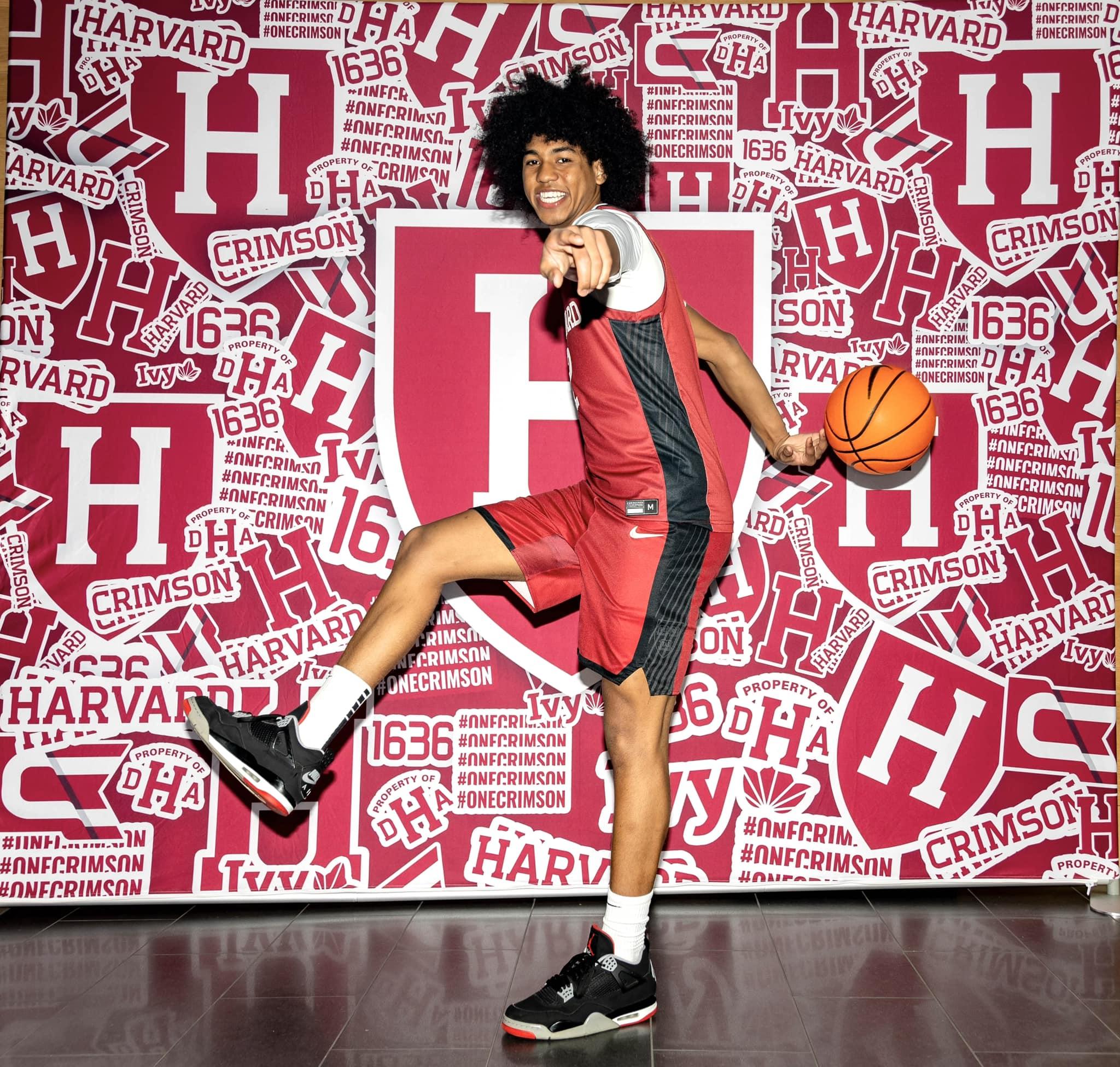 賀博受邀哈佛大學拍攝形象照。（圖／賀媽媽提供）