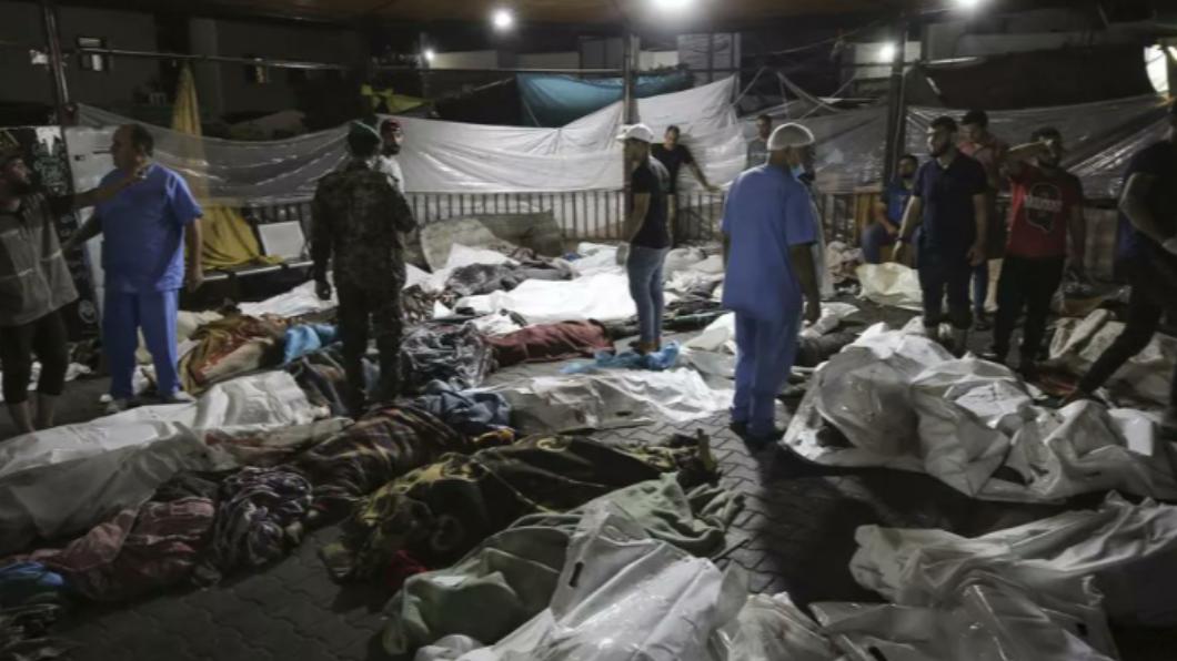 美國情報圈估計，加薩一間醫院遭襲擊造成的死亡人數可能介於100到300人之間。（圖／翻攝自X@BrasilPost13）