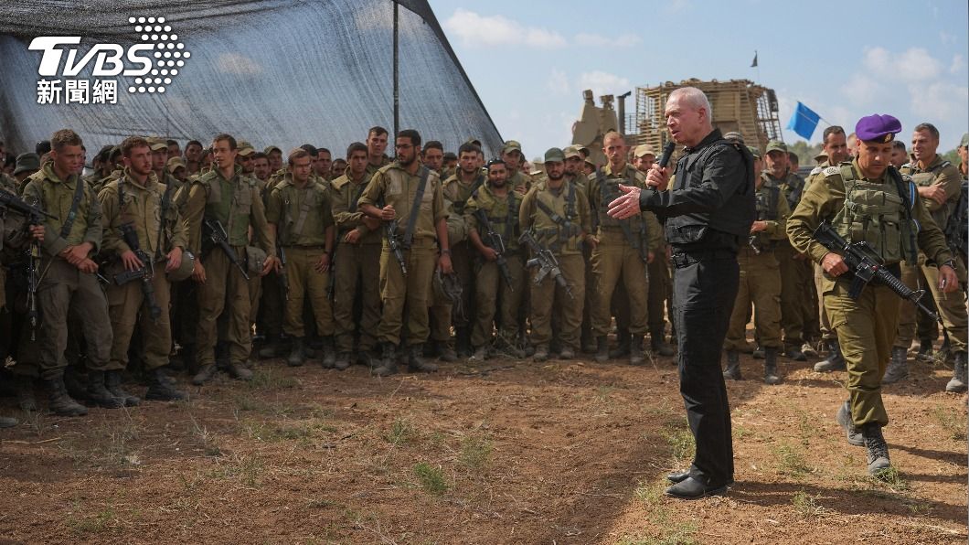 以色列國防部長葛朗特向以色列士兵喊話。（圖／達志影像美聯社）
