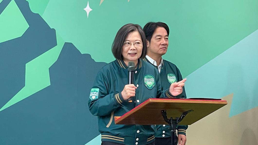 President Tsai’s latest approval rating hits record low (TVBS News) President Tsai’s latest approval rating hits record low