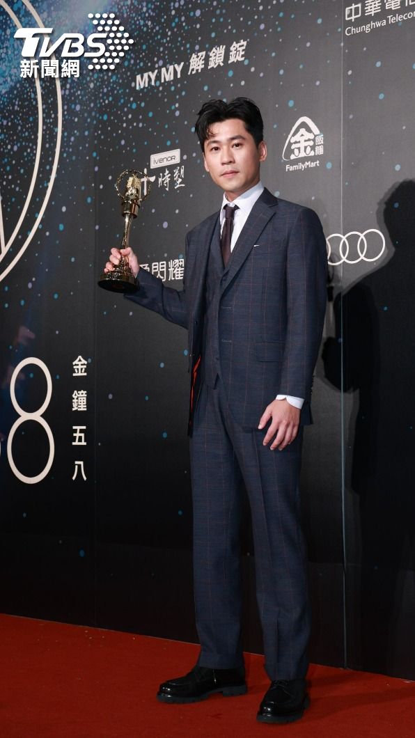 金鐘58/黃迪揚出道13年奪「迷你男配」!淚謝老婆:獎金拿去繳房租│TVBS新聞網