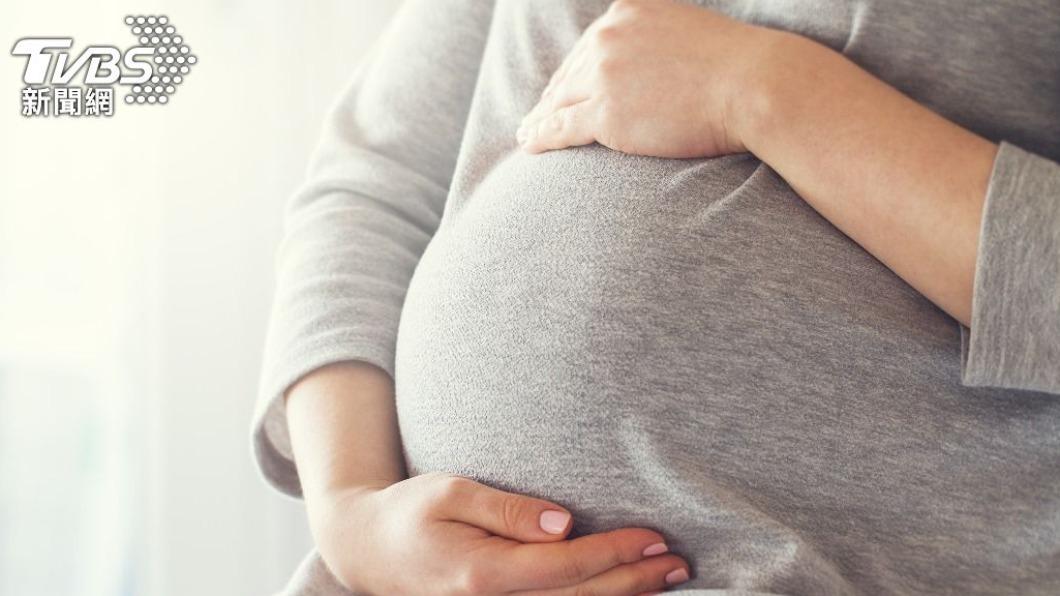 20歲女兒聽到42媽媽懷孕很崩潰。（示意圖，非當事人／shutterstock達志影像）