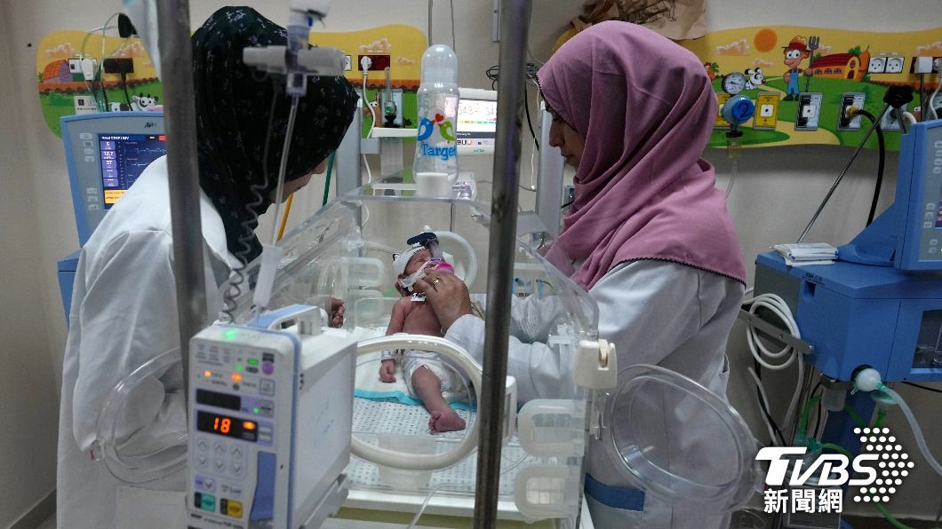 加薩地區的艾格撒醫院內，新生兒們岌岌可危。（圖／達志影像美聯社）