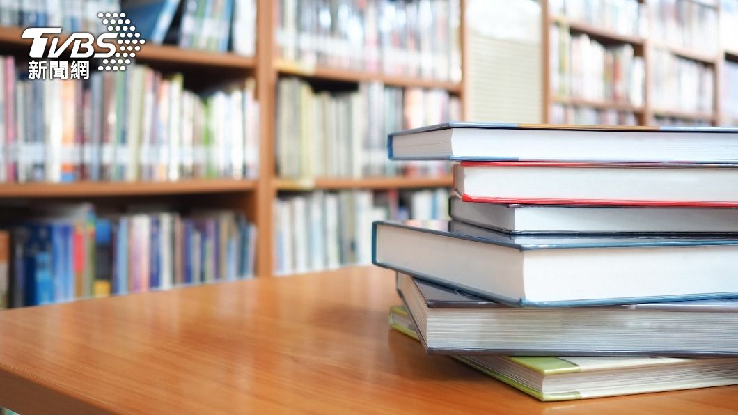 Taiwanese people borrowed 93M books in 2022: Data  (Courtesy of Shutterstock) Taiwanese people borrowed 93M books in 2022: Data 