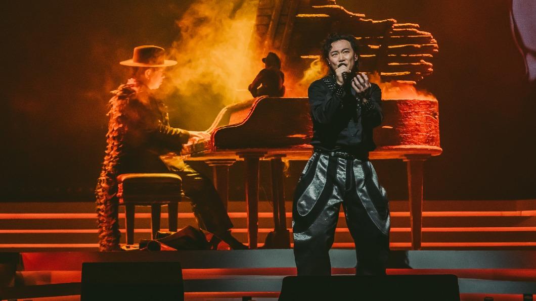 陳奕迅病後重返澳門開唱，更首唱新歌〈社交恐懼癌〉。（圖／環球音樂提供）