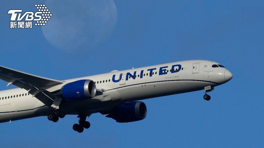 美國聯合航空遭空服員提告，指控公司歧視非白人的員工。（圖／達志影像美聯社）