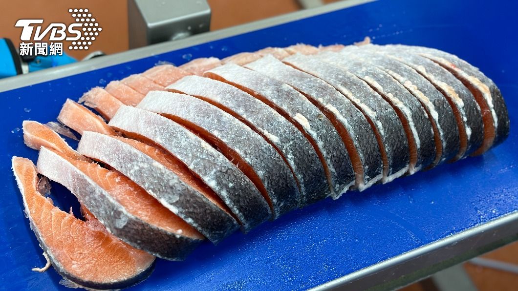 全聯挪威鮭魚是魚類品項熱銷冠軍。（圖／許稚佳攝）