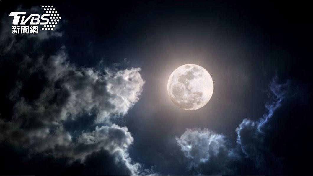 月球的真實年齡近期曝光。（示意圖／達志影像shutterstock）