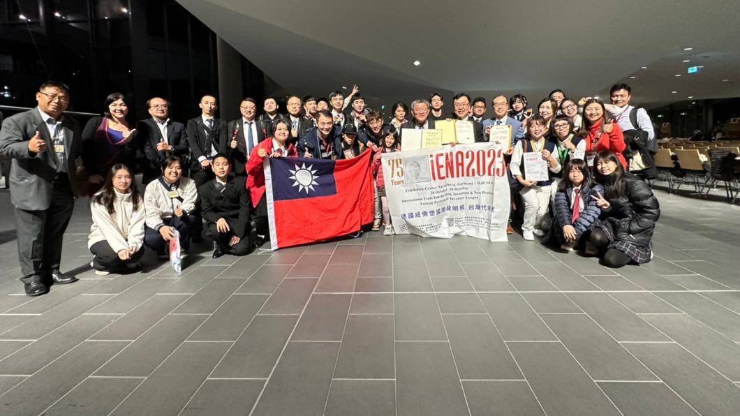 台灣代表團參加德國紐倫堡國際發明展。(圖／沈毓豪提供)