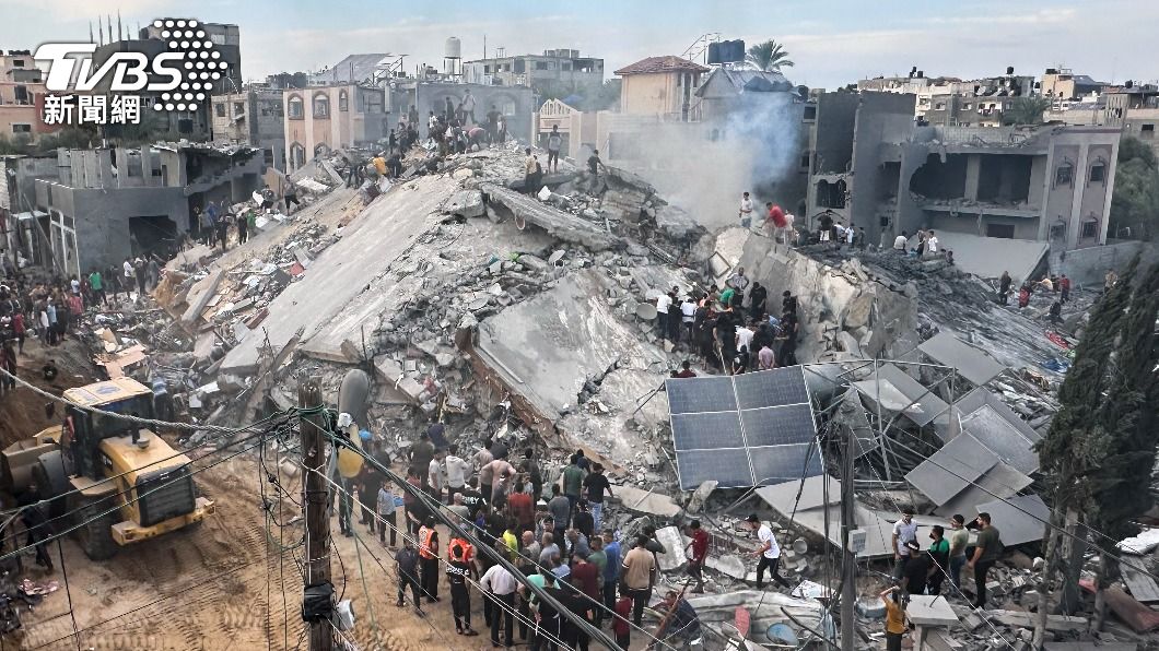以色列轟炸加薩難民營。（圖／達志影像美聯社）