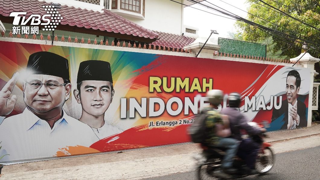 印尼總統候選人普拉伯沃競選海報。（圖／中央社）