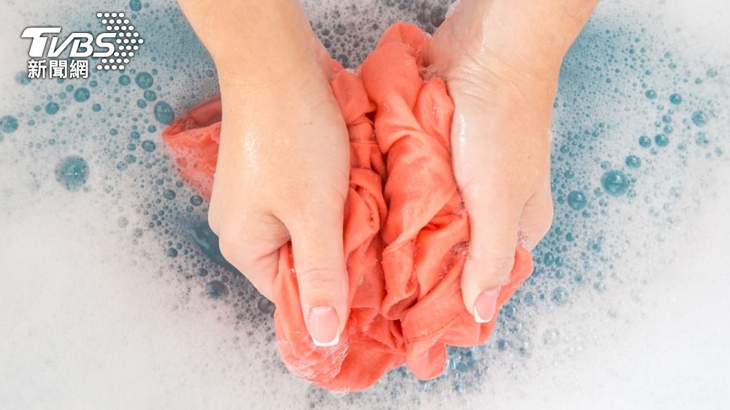 水晶肥皂是不少人必備的洗衣神物。（示意圖／shutterstock達志影像）