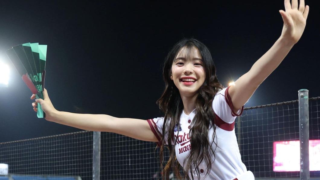 李多慧在台灣的第一個球季結束，賽後直喊著不想回韓國。（圖／翻攝自Rakuten Girls臉書）